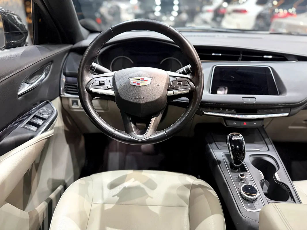 Cadillac XT4, 2023 — фото 8 из 10
