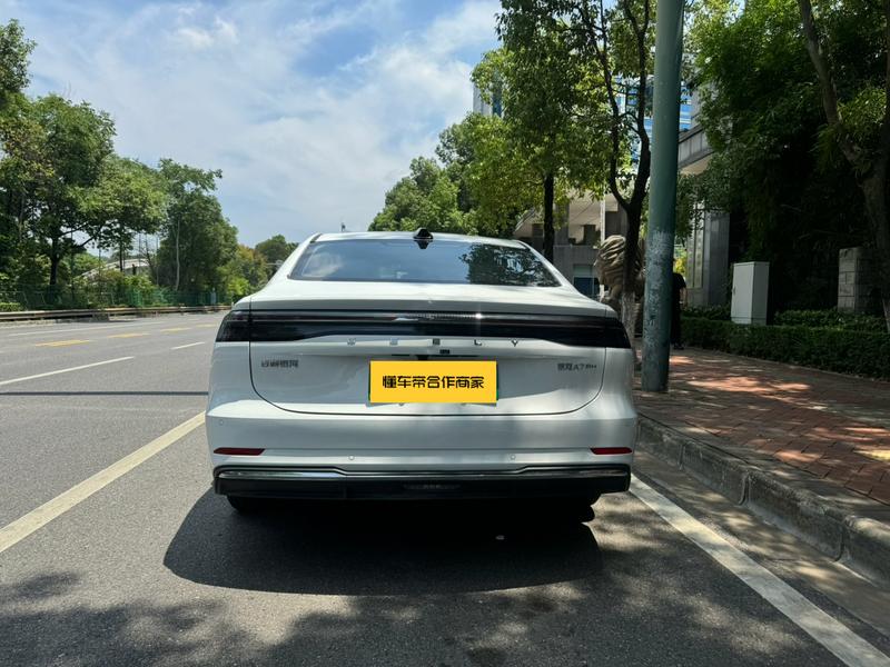 Geely Galaxy A7, 2025 — фото 5 из 11