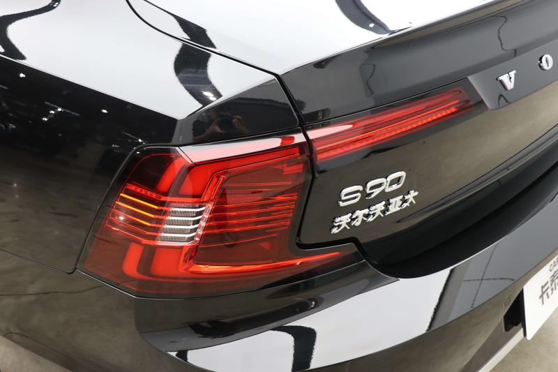 Volvo S90, 2024 — фото 8 из 12