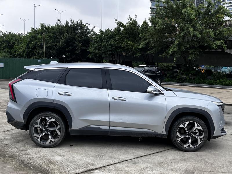 Geely Atlas L, 2024 — фото 8 из 12