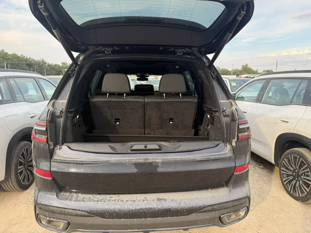 BMW X7, 2026 — фото 8 из 12