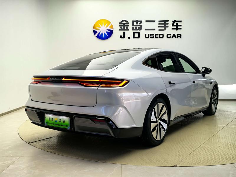 Geely Galaxy E8, 2023 — фото 6 из 12