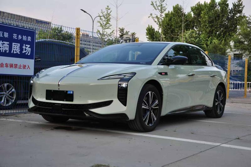 Hongqi EH7, 2026 — купить в Санкт-Петербурге под ключ