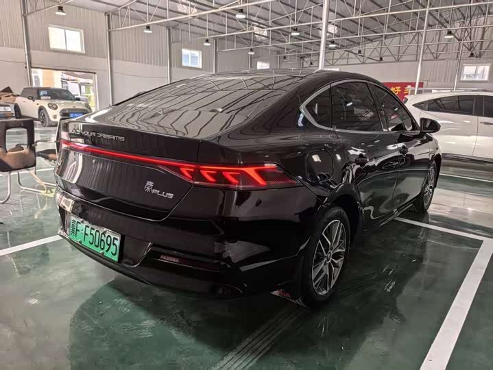 BYD Qin Plus, 2022 — фото 7 из 9