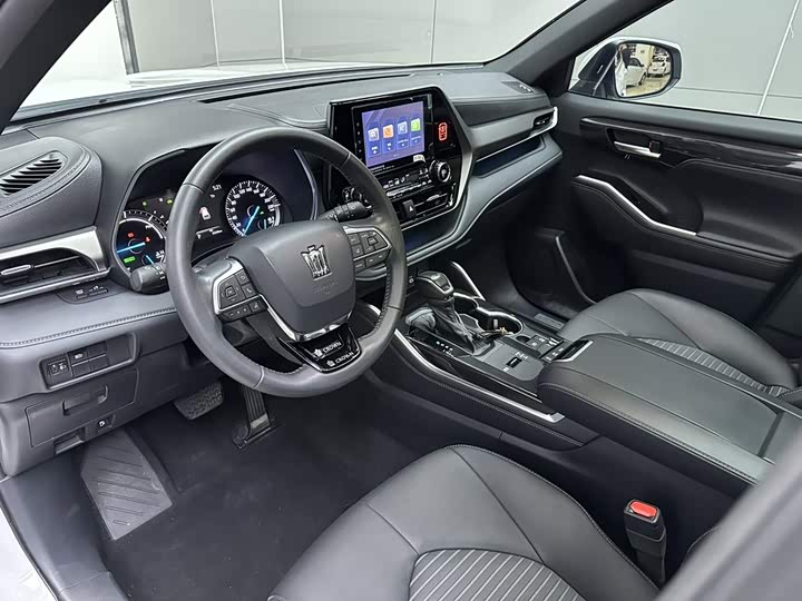 Toyota Crown Kluger, 2024 — фото 7 из 9