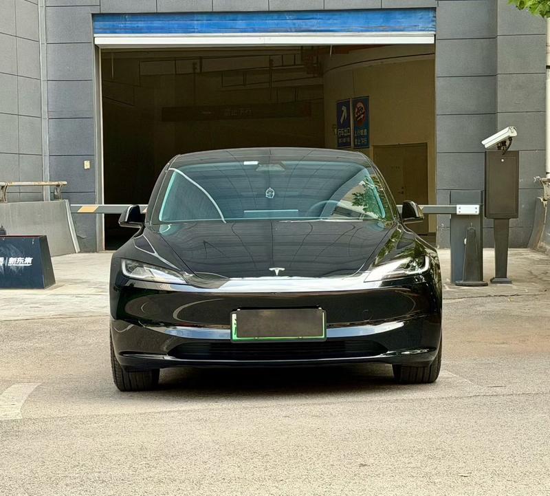 Tesla Model 3, 2023 — фото 2 из 10