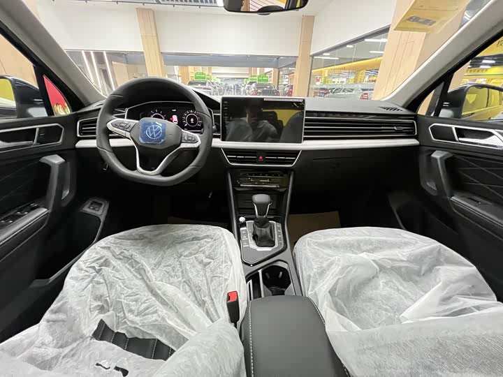 Volkswagen Tiguan L Hybrid, 2025 — фото 9 из 9