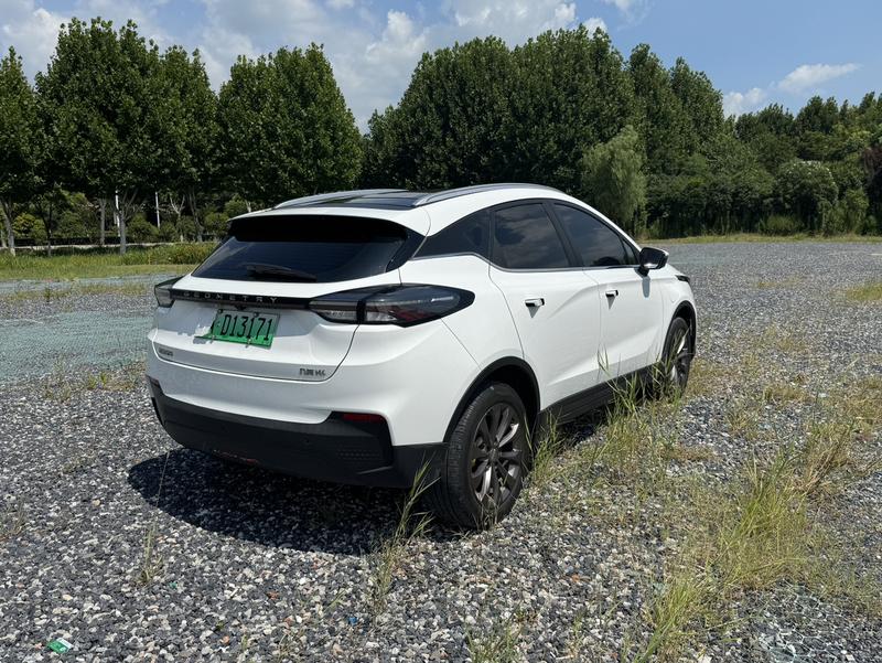 Geely Geometry M6, 2022 — фото 7 из 12