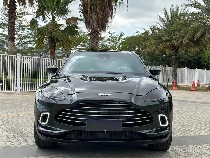 Aston Martin DBX, 2021 — фото 2 из 7