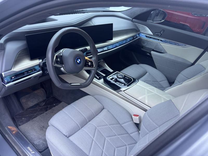 BMW i7, 2023 — фото 10 из 12