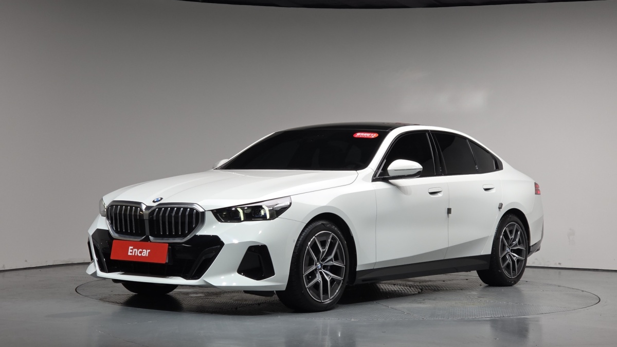 BMW 5 Series, 2025 — фото 11 из 12