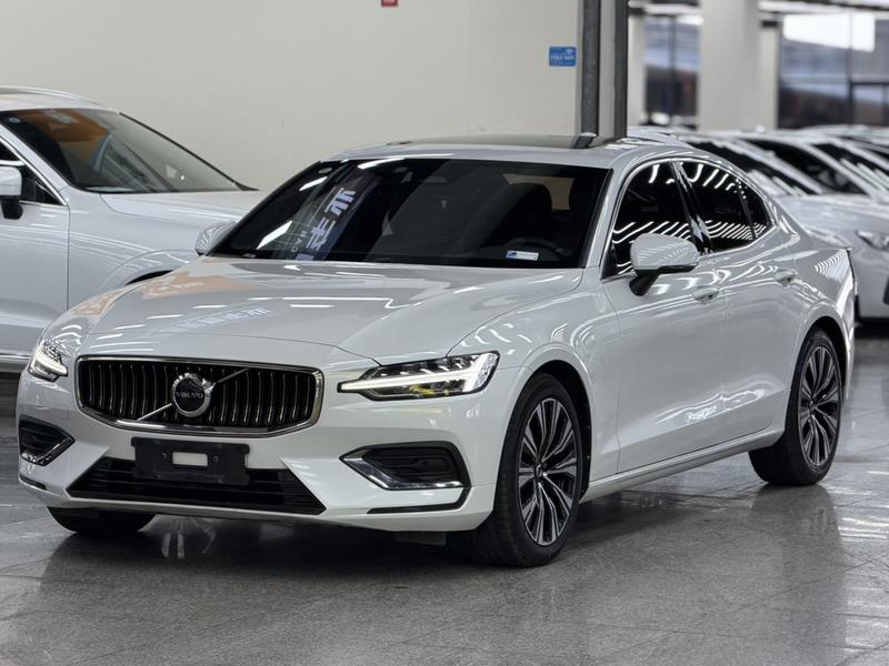 Volvo S60, 2023 — купить в Курске под ключ