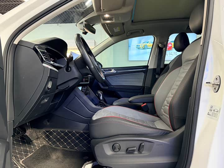 Volkswagen Tiguan L Hybrid, 2021 — фото 8 из 9