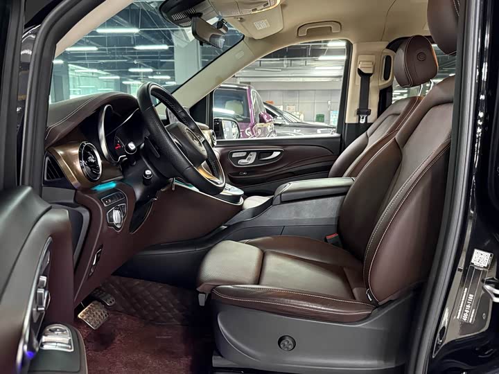 Mercedes-Benz V-Class, 2023 — фото 9 из 9