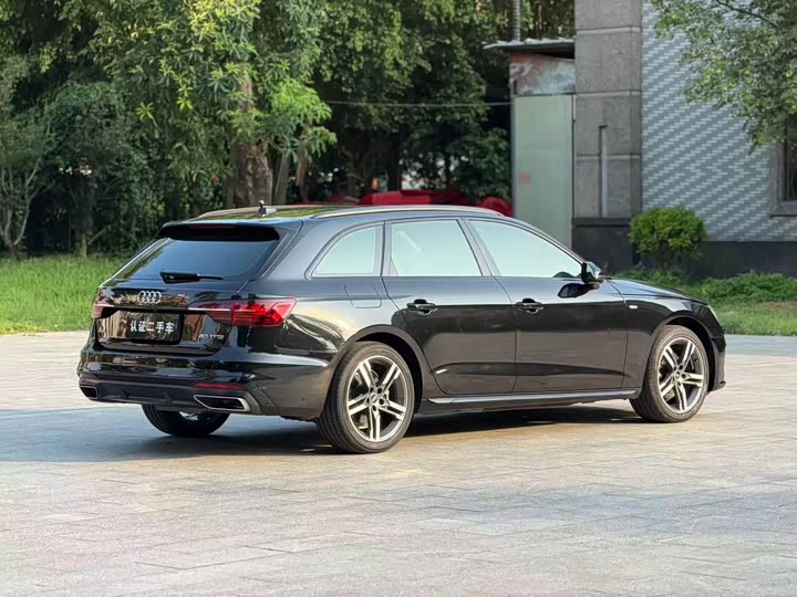 Audi A4, 2022 — фото 9 из 9