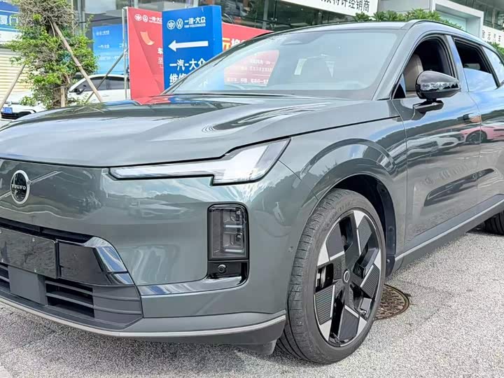 Volvo XC70 Hybrid, 2025 — купить в Туле под ключ