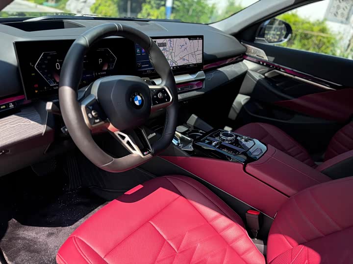 BMW 5 Series, 2024 — фото 8 из 9