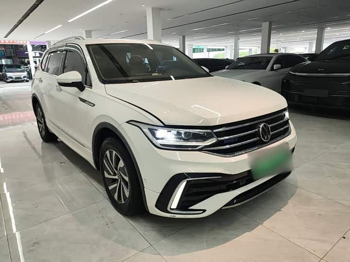 Volkswagen Tiguan L Hybrid, 2022 — фото 4 из 9