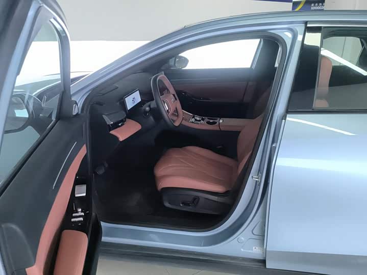 Geely Galaxy L6, 2025 — фото 9 из 9