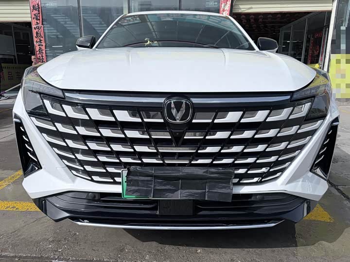 Changan UNI-Z Hybrid, 2025 — фото 2 из 9