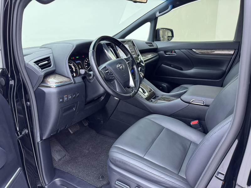 Toyota Alphard, 2022 — фото 9 из 12