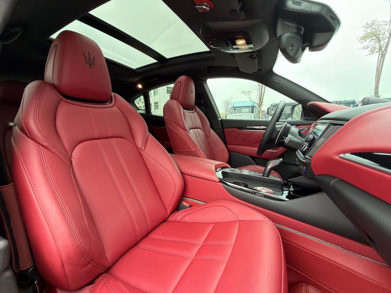 Maserati Levante, 2022 — фото 10 из 12