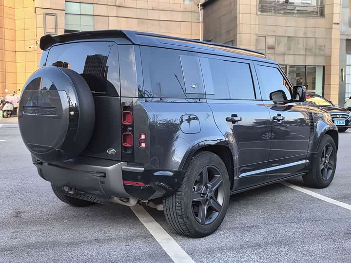 Land Rover Defender, 2022 — фото 5 из 9