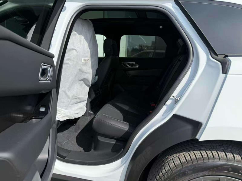 Land Rover Range Rover Velar, 2025 — фото 11 из 12