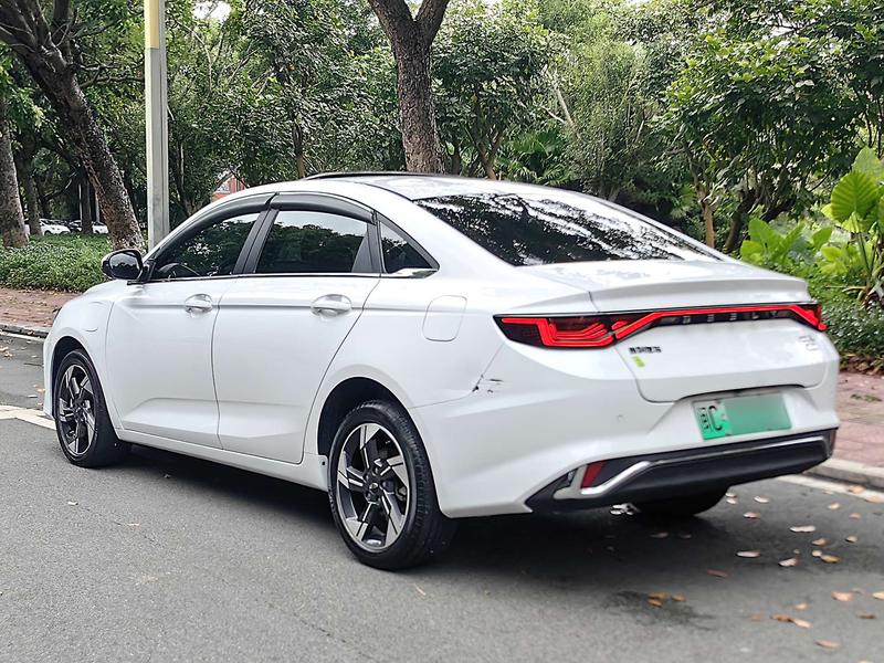 Geely Emgrand L Hi·P Hybrid, 2023 — фото 4 из 10