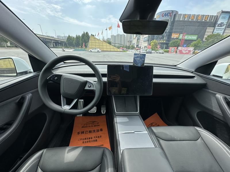 Tesla Model Y, 2025 — фото 8 из 12