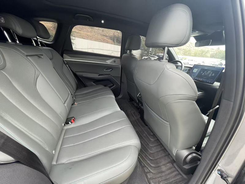 BYD Song Pro Hybrid, 2026 — фото 10 из 11