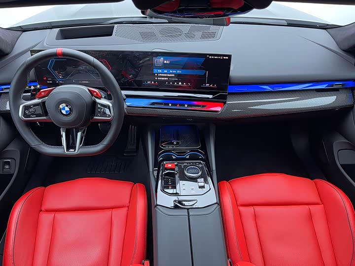 BMW M5 Hybrid, 2025 — фото 6 из 9