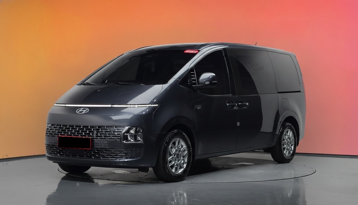 Hyundai Staria, 2023 — купить в Самаре под ключ