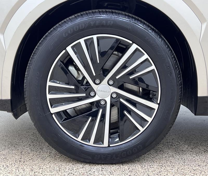 Lynk & Co 08 EM-P Hybrid, 2024 — фото 10 из 12