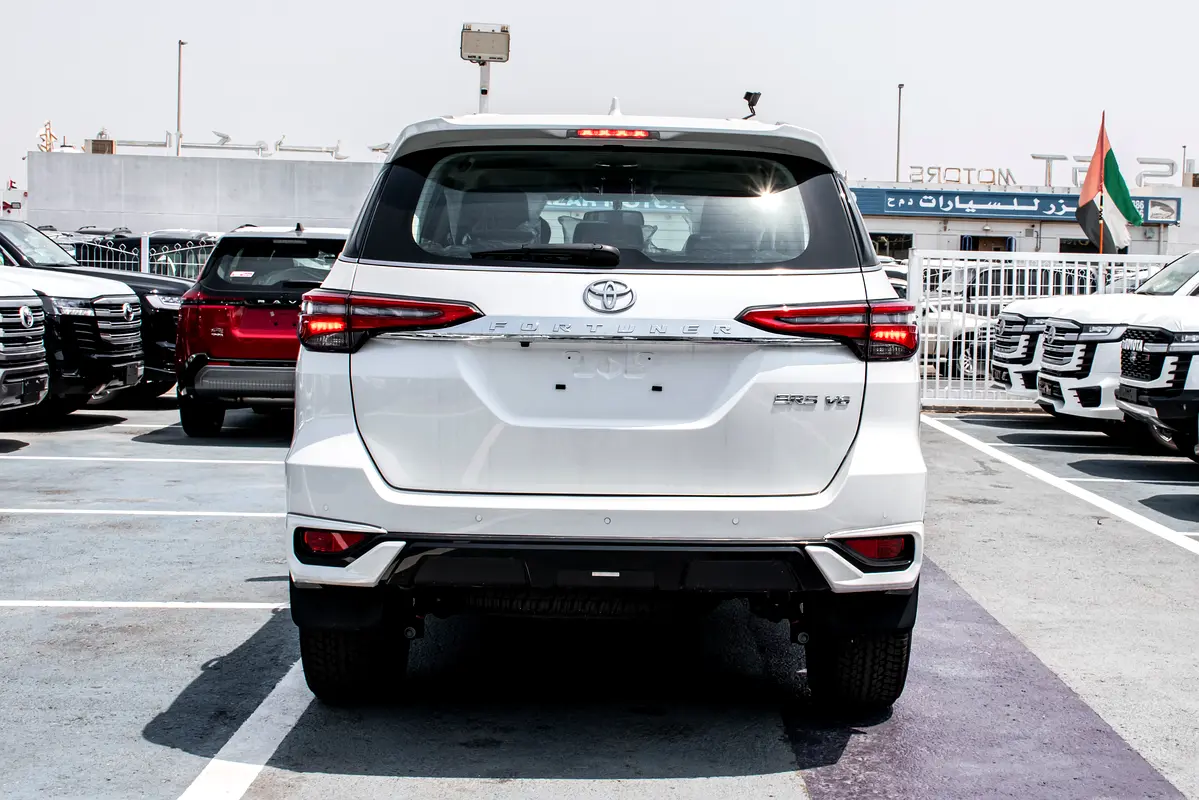 Toyota Fortuner, 2026 — фото 6 из 10