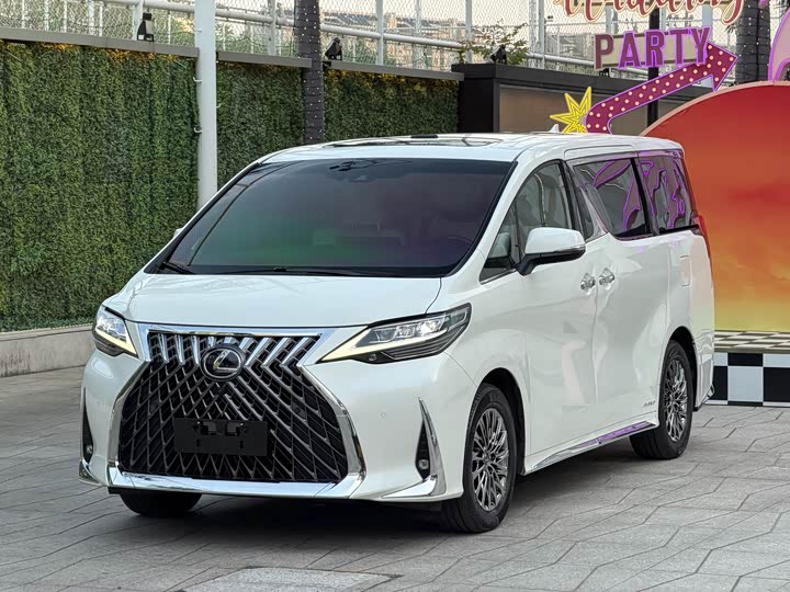 Lexus LM, 2022 — купить в Казани под ключ