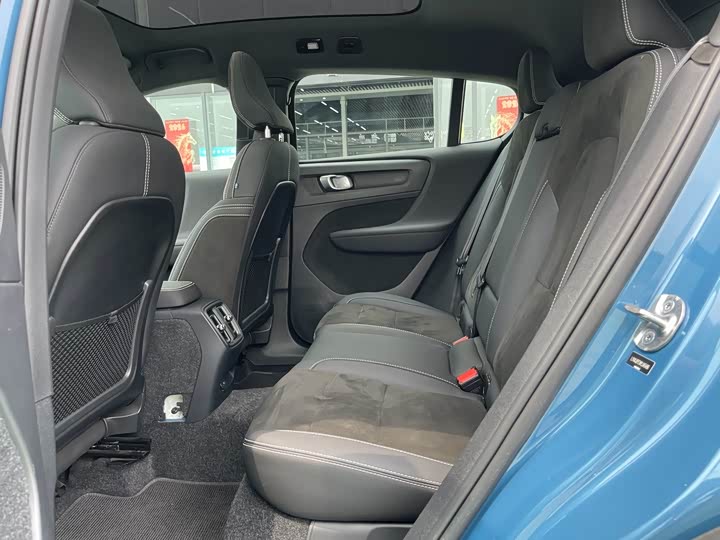 Volvo C40, 2023 — фото 6 из 9