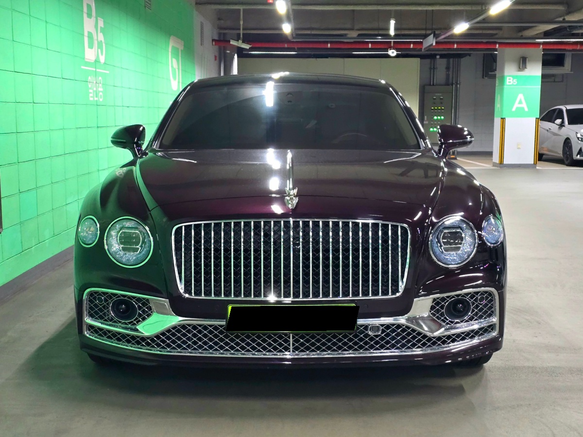 Bentley Flying Spur, 2024 — фото 2 из 12