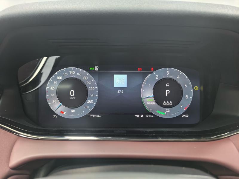 Land Rover Range Rover Evoque L Hybrid, 2023 — фото 8 из 12