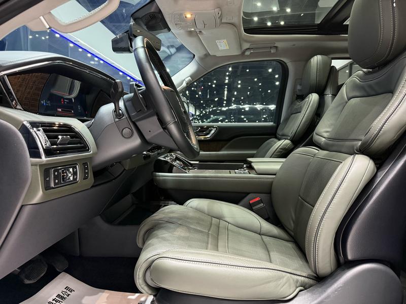 Lincoln Navigator, 2024 — фото 9 из 11