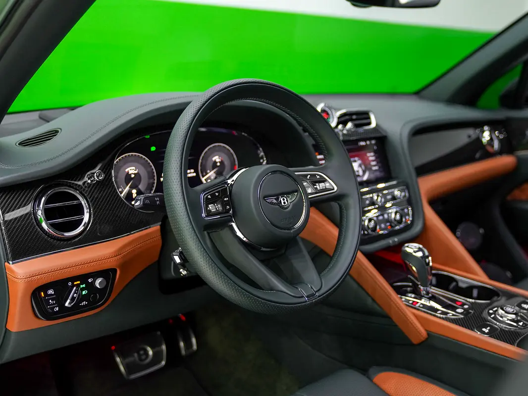 Bentley Bentayga, 2022 — фото 8 из 10