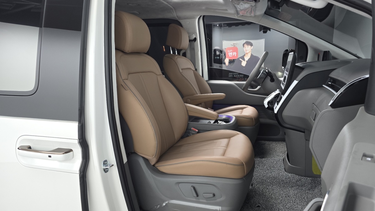 Hyundai Staria, 2025 — фото 11 из 12