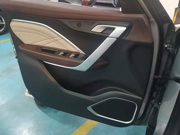 Geely Jiaji Hybrid, 2022 — фото 7 из 9