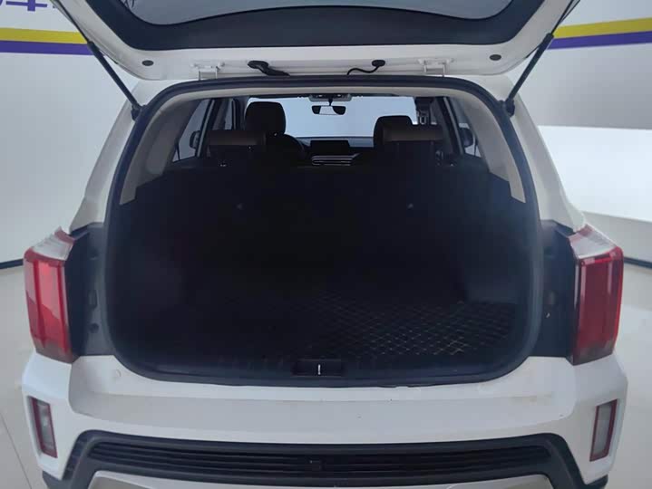Kia Sportage GT-line, 2023 — фото 4 из 9