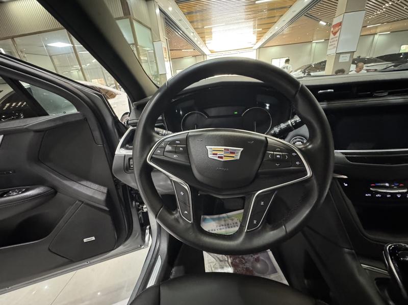Cadillac XT5, 2023 — фото 12 из 12