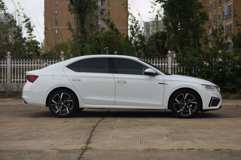 Skoda Octavia Pro, 2023 — фото 7 из 12