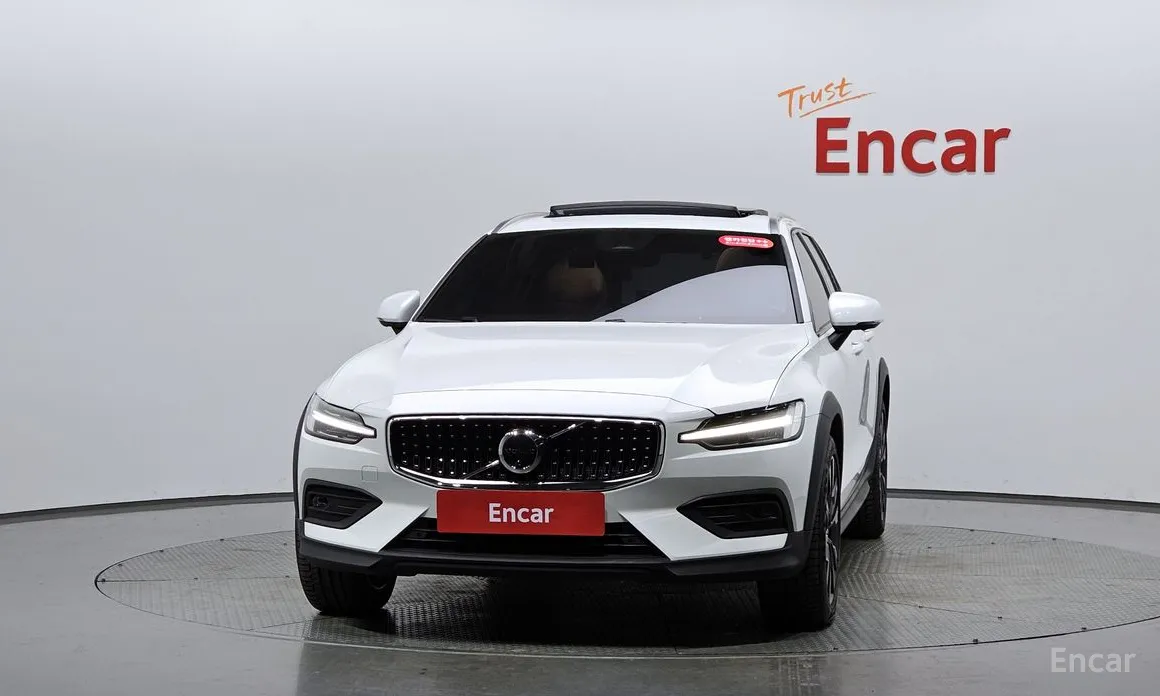 Volvo V60, 2023 — фото 3 из 12