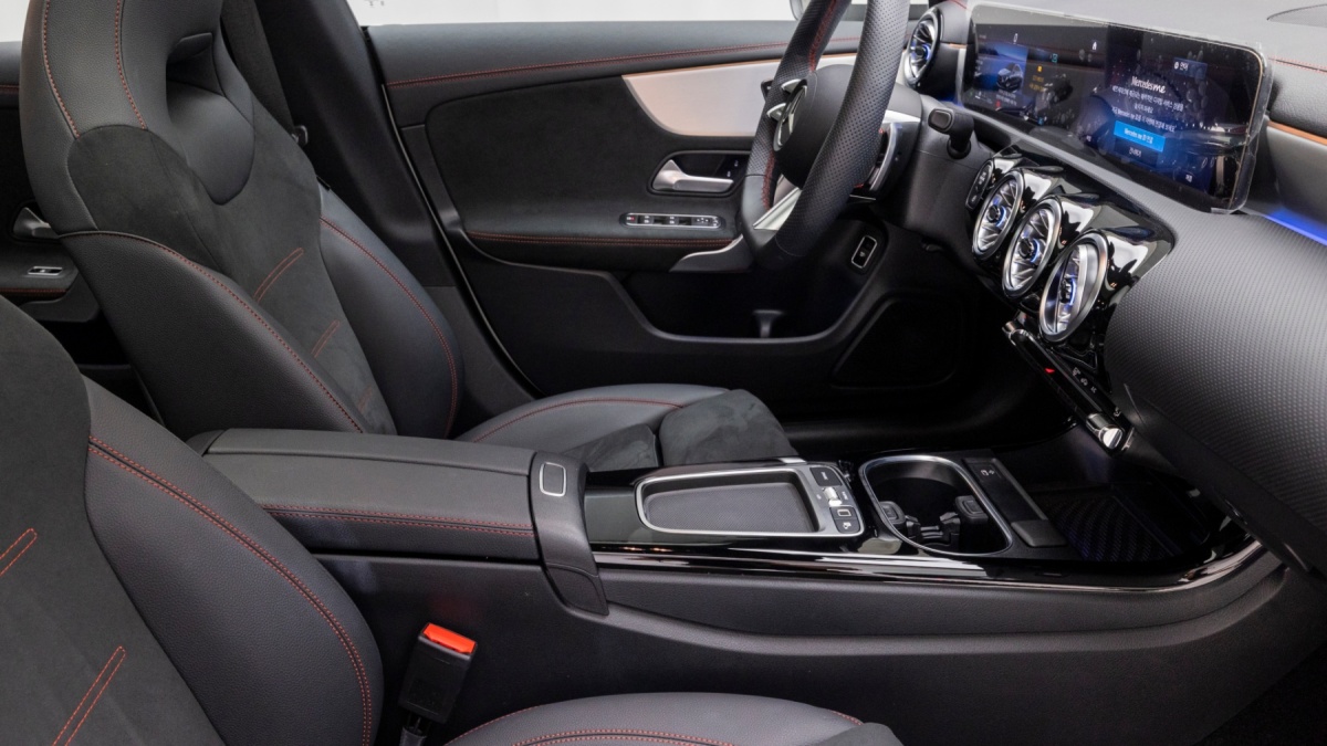 Mercedes-Benz CLA-Class, 2025 — фото 9 из 12