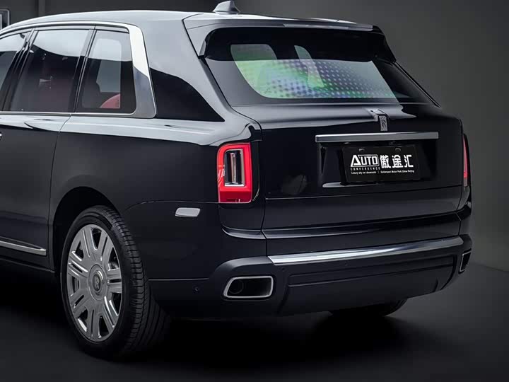 Rolls-Royce Cullinan, 2023 — фото 4 из 9