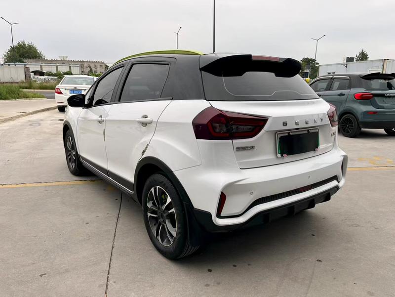 Geely Geometry EX3, 2021 — фото 4 из 10